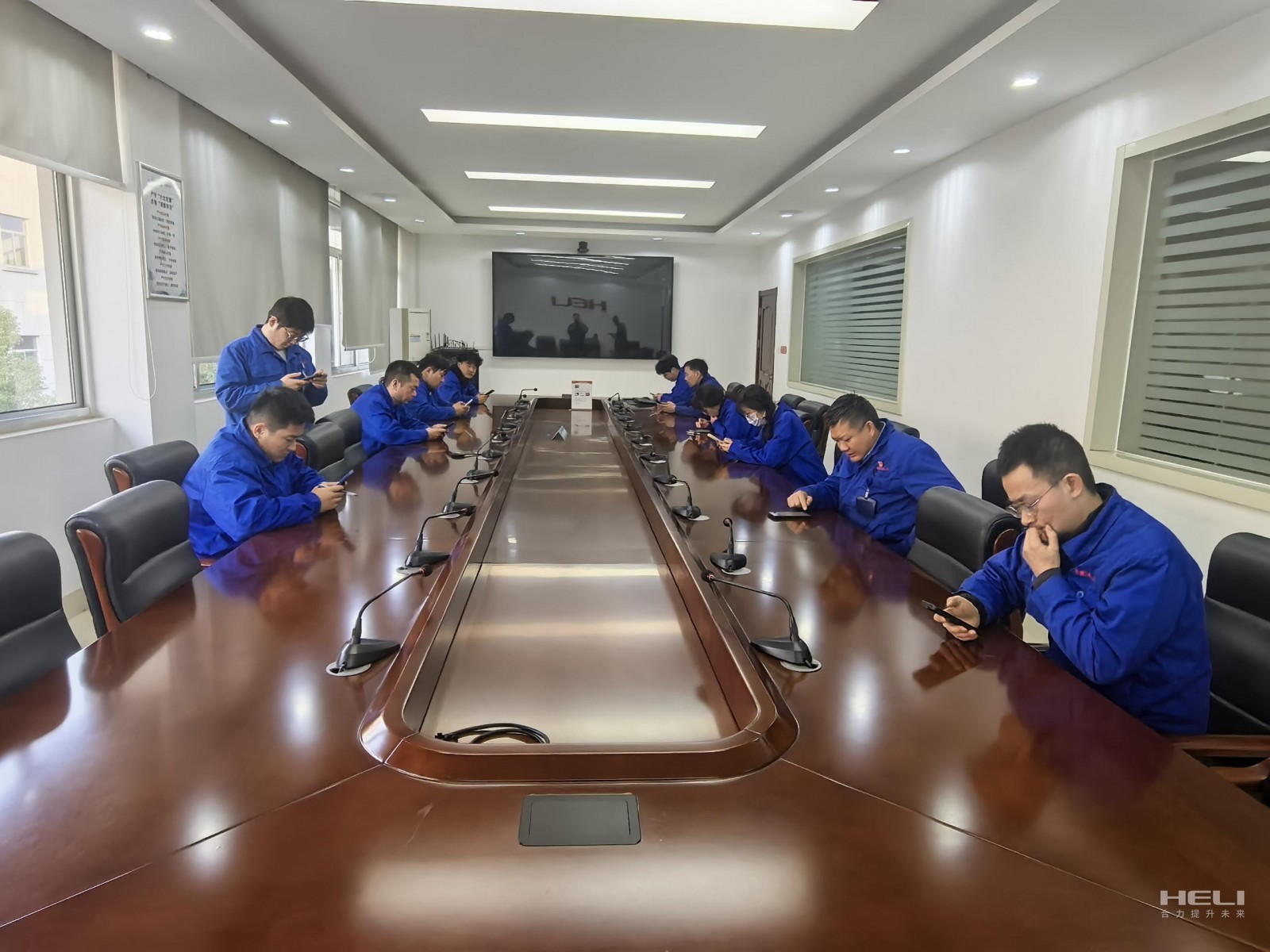 精益知识测试现场.jpg 精益知识测试现场.jpg